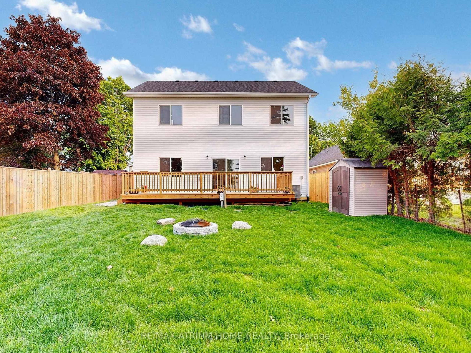 Listing Image 4