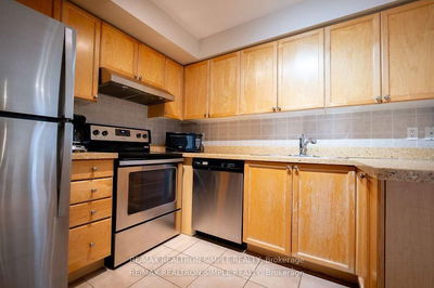 Unit 1312 — 61 Town Centre Crt, Toronto - Bendale image-0-2