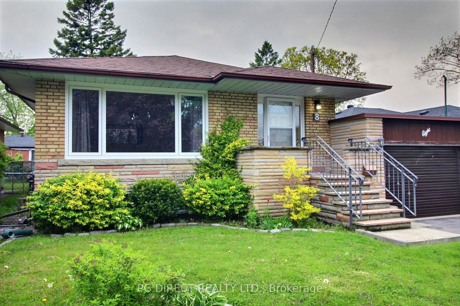 Detached House for sale at 8 Cushendun Road, Toronto, Guildwood, M1E 2B3 - MLS: E12200435