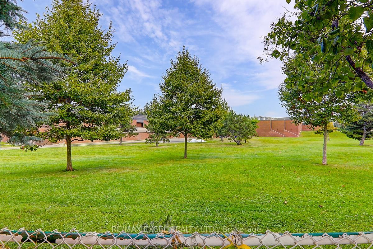 Detached House for sale at 121 Amberjack Boulevard, Toronto, Woburn, M1H 2J6 - MLS: E12200440