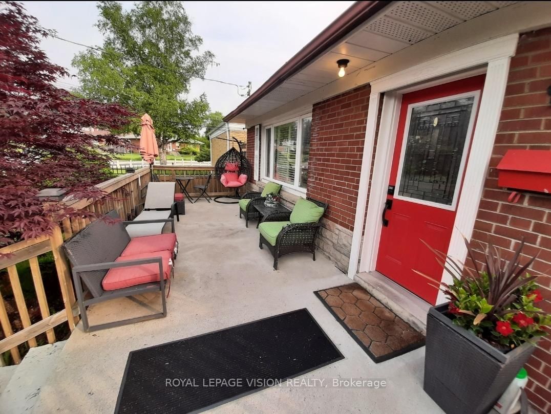 Detached House for sale at 52 Ellendale Drive, Toronto, Ontario, M1P 1N5 - Dorset Park - MLS: E12200846