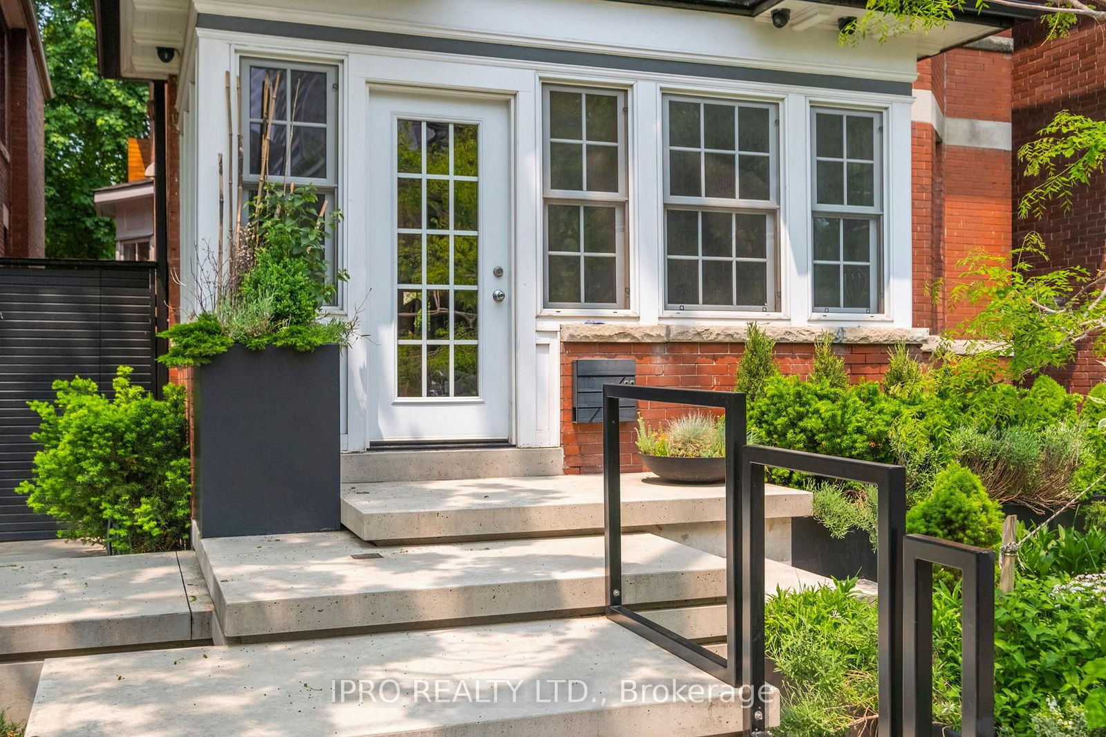 Detached House for sale at 20 Fairview Boulevard, Toronto, North Riverdale, M4K 1L9 - MLS: E12201347
