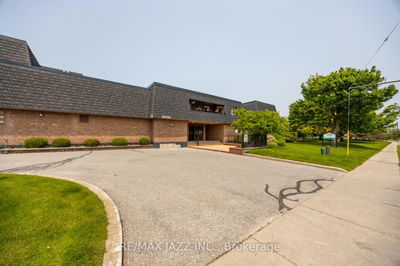 Unit 206 — 580 Mary St, Whitby - Downtown Whitby image-0-4