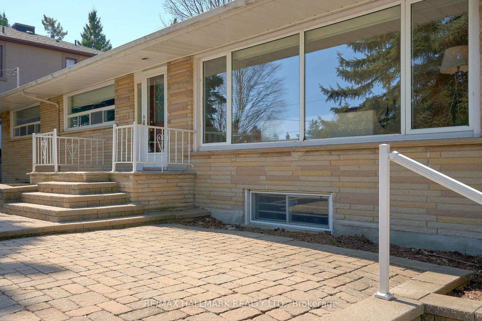 Detached House for sale at 54 Heathfield Drive, Toronto, Scarborough Village, M1M 3B1 - MLS: E12201527