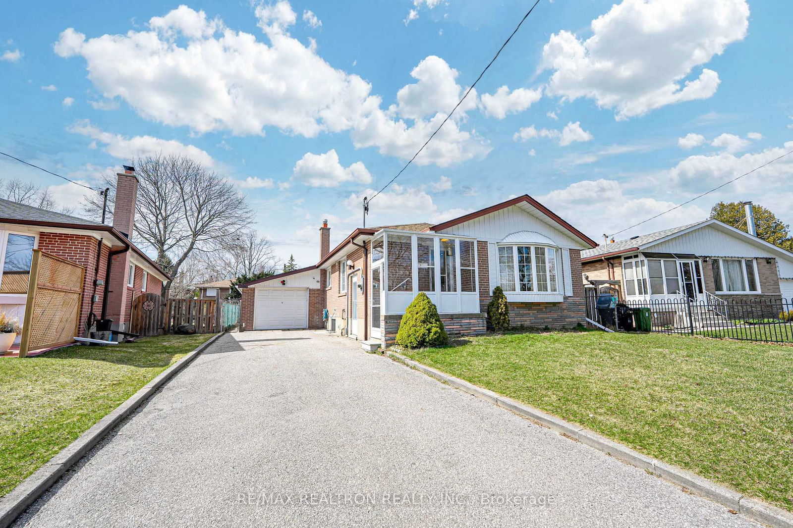 Detached House for sale at 14 Shoreview Drive, Toronto, West Hill, M1E 3R2 - MLS: E12201712