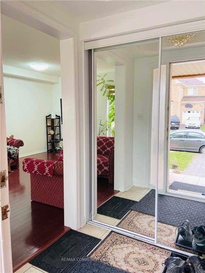 9 Salamander St, Toronto - Rouge E11 image-0-3