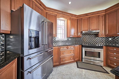 47 Vineyard Ave, Whitby - Williamsburg image-0-3