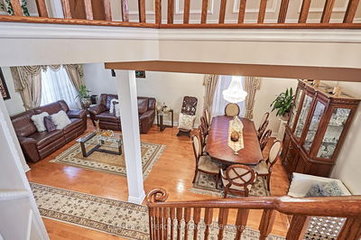 47 Vineyard Ave, Whitby - Williamsburg image-0-4