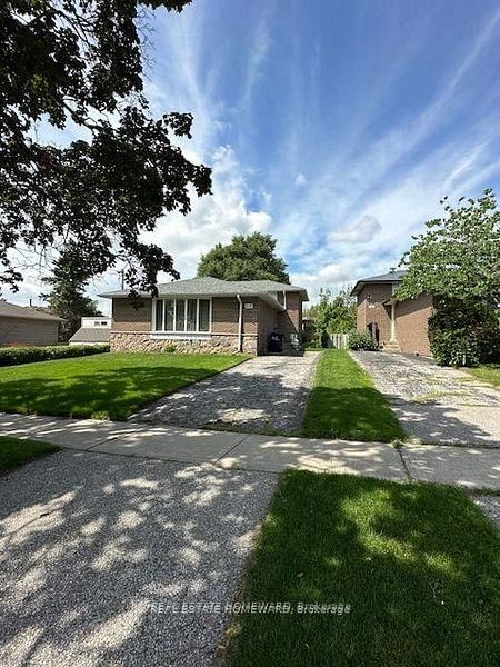 36 Manorglen Crescent