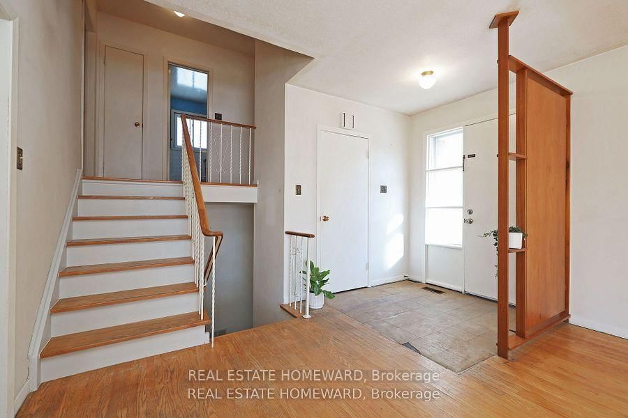 Detached House for sale at 36 Manorglen Crescent, Toronto, Agincourt South-Malvern West, M1S 1W4 - MLS: E12202004