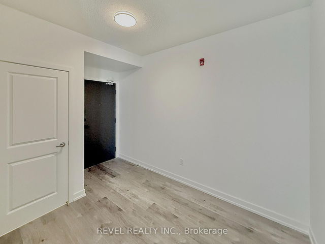 318 - 1010 Dundas Street E