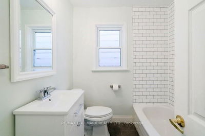 Unit Main — 18 Northview Ave, Toronto - Birchcliffe-Cliffside image-0-4