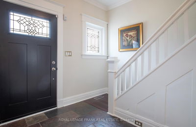 600 Centre St, Whitby - Downtown Whitby image-0-3