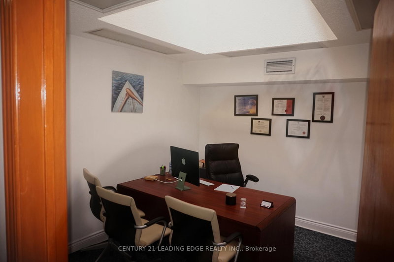 A - 1887 Lawrence Ave E, Toronto, M1R 2Y3 | Image 2