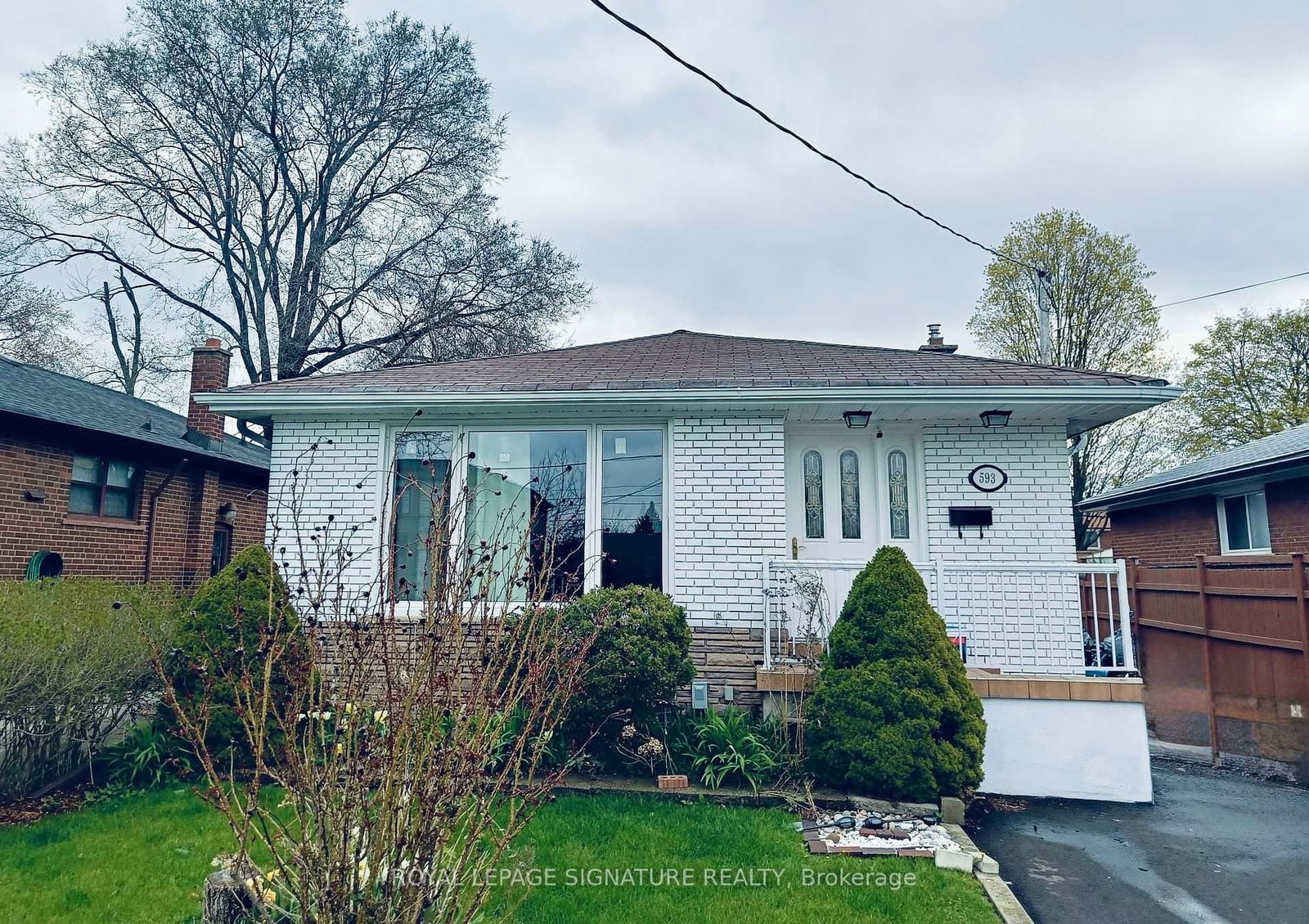 Detached House sold at 593 Pharmacy Avenue, Toronto, Clairlea-Birchmount, M1L 3H1 - MLS: E12203296