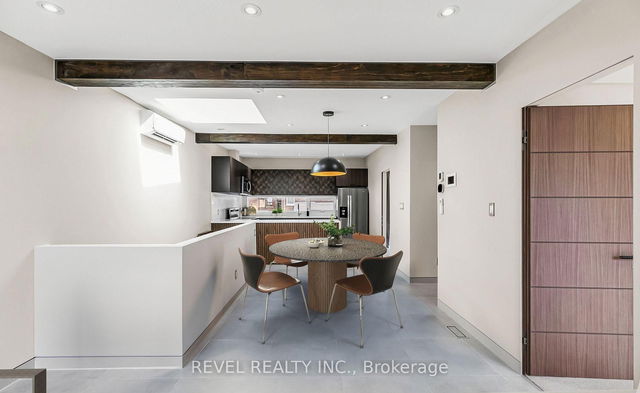 Private Loft - 27 Chisholm Avenue