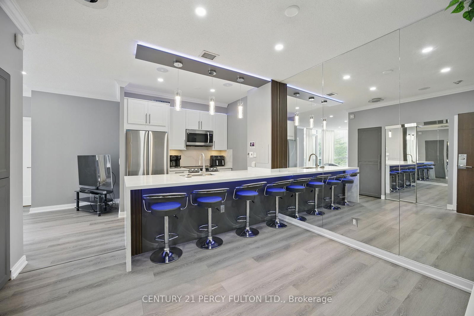 Condo for sale at 314-181 Village Green Square, Toronto, Agincourt South-Malvern West, M1S 0K6 - MLS: E12203819