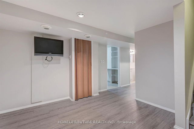 Bsmt - 125 Granada Crescent