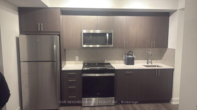 1116 - 2545 Simcoe St Street