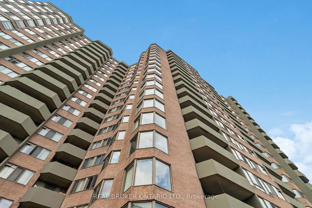 1102 - 30 Thunder Grove
