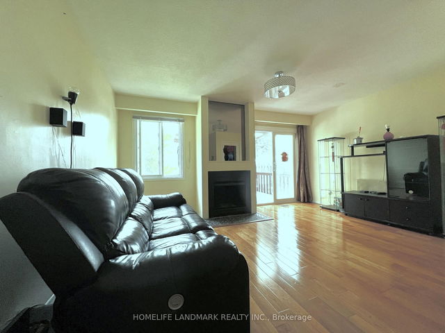 35 Sandyhook Square