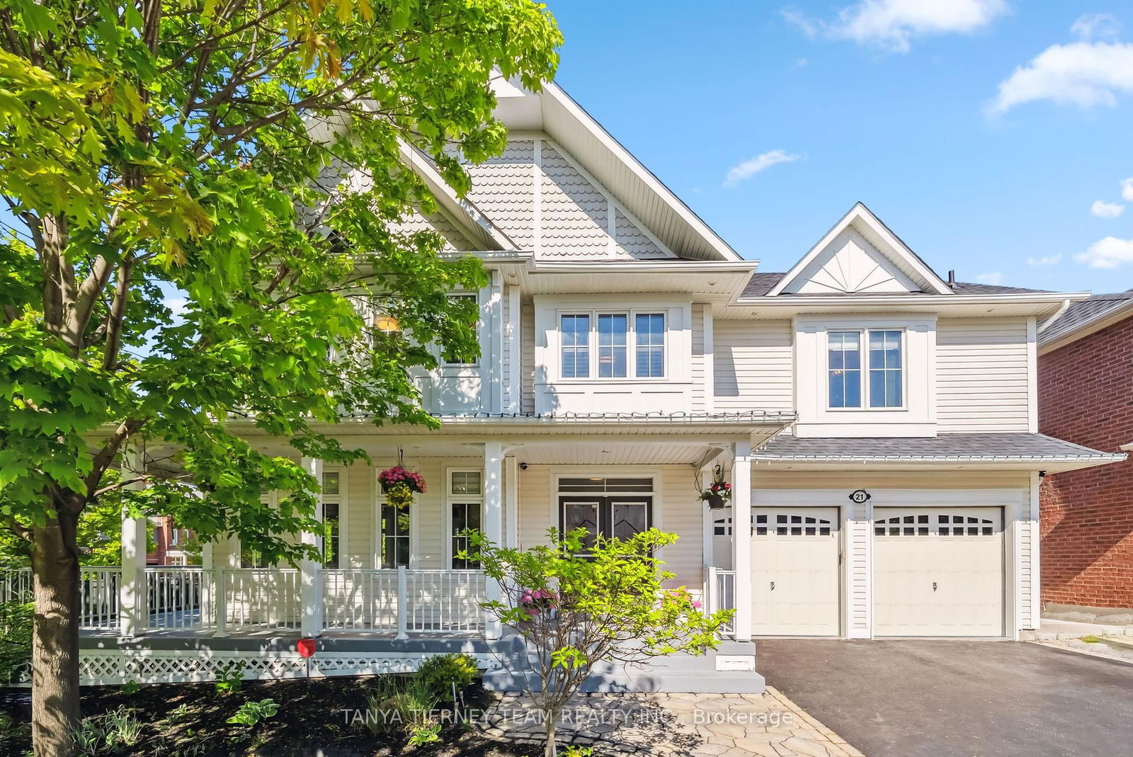 Property at 21 Rainbow
