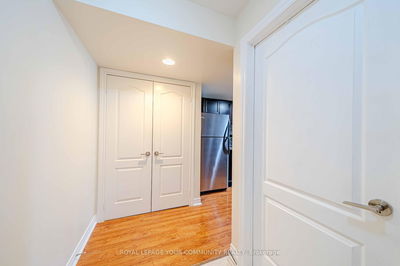 Unit 705 — 70 Town Centre Crt, Toronto - Bendale image-0-3
