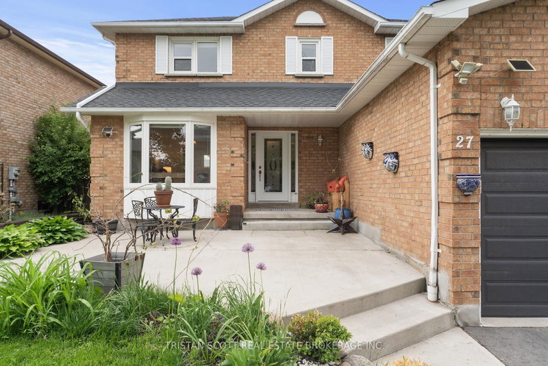 27 Ingleborough Dr, Whitby, L1N 8J9 | Image 3