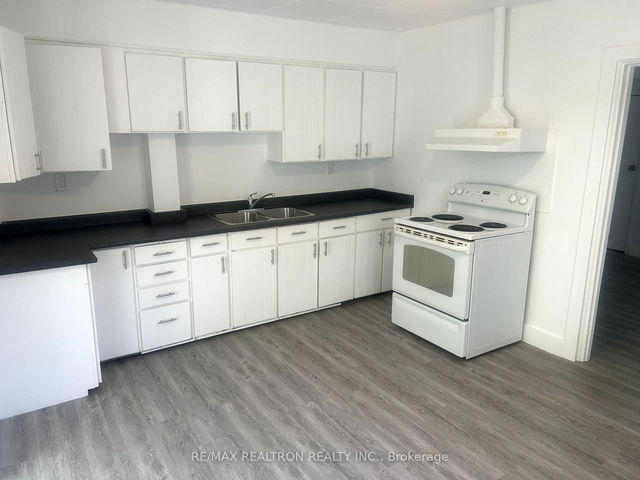 2 - 1299 Gerrard Street E