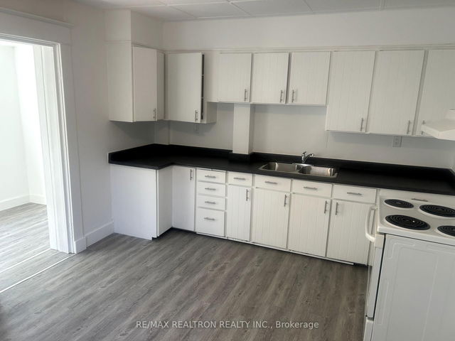 2 - 1299 Gerrard Street E