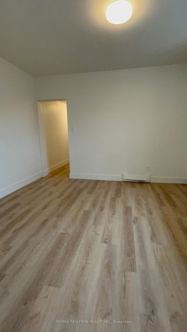 3 - 1299 Gerrard Street E
