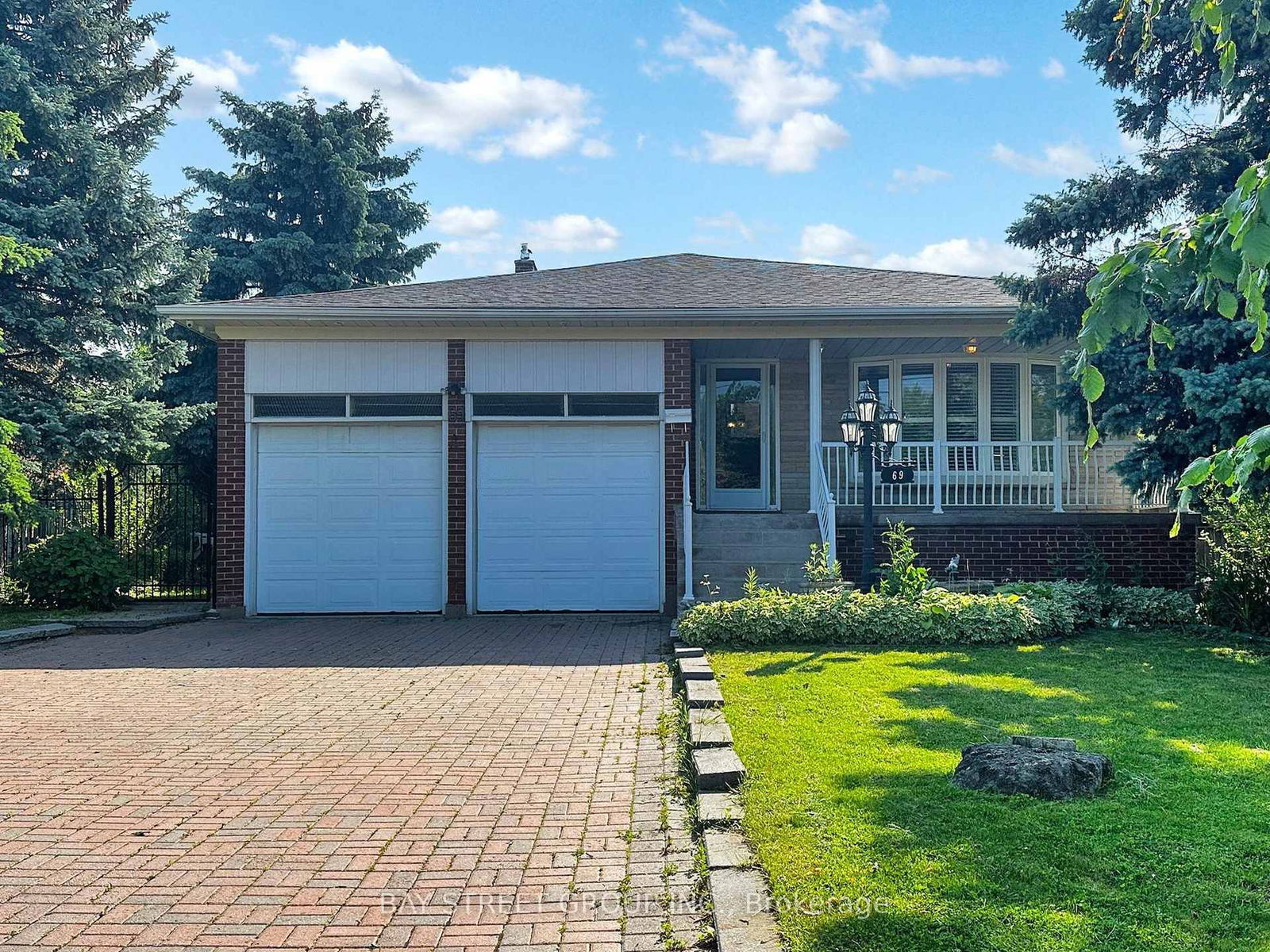 Detached House for sale at 69 Fairglen Avenue, Toronto, L'Amoreaux, M1T 1G8 - MLS: E12205858