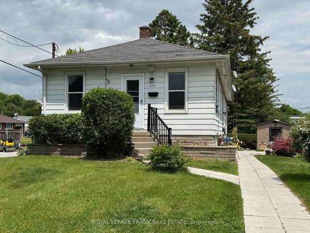 3 - 909 Masson Street