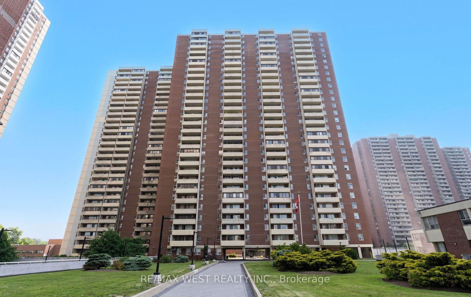 Condo for sale at 2910-5 Massey Square, Toronto, Crescent Town, M4C 5L6 - MLS: E12206184