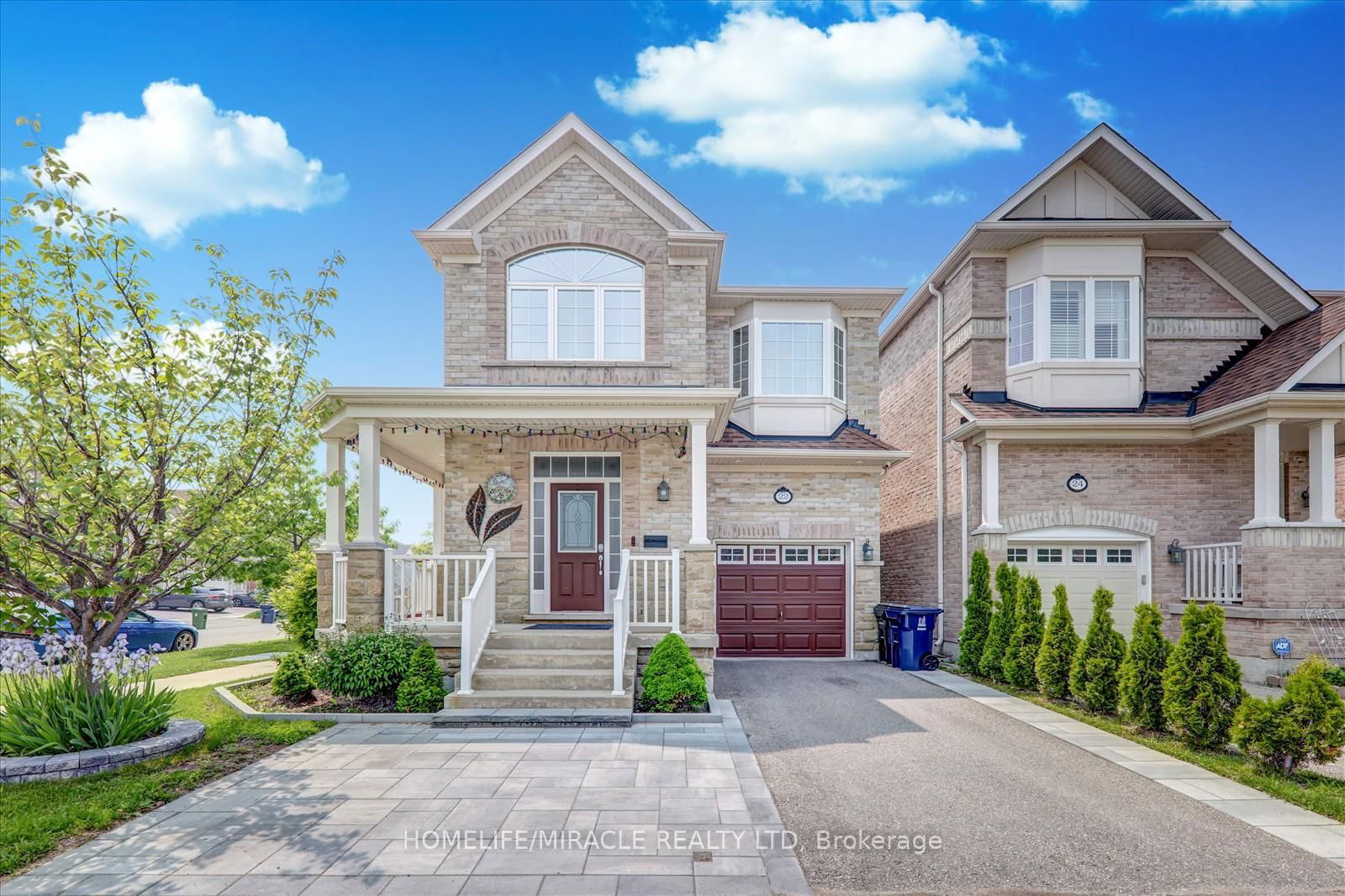 Detached House for sale at 22 Vivian Road, Toronto, Cliffcrest, M1M 0A9 - MLS: E12206213