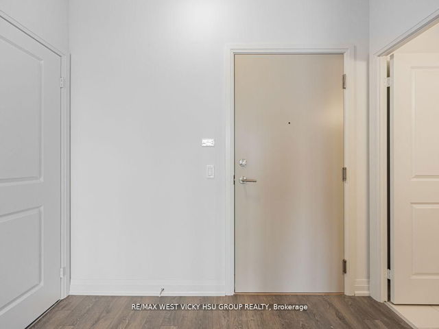 1008 - 10 Meadowglen Place
