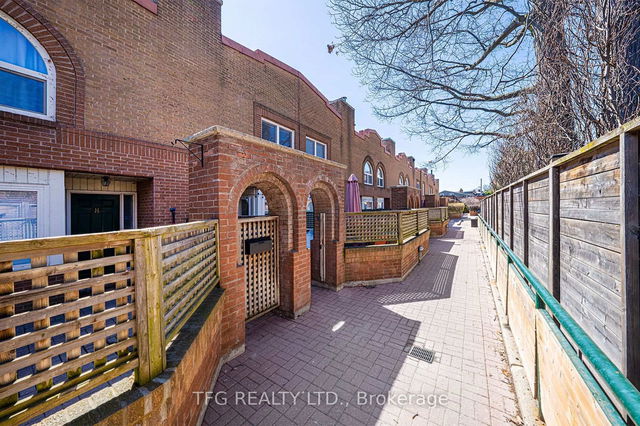 7 - 120 Glen Manor Drive