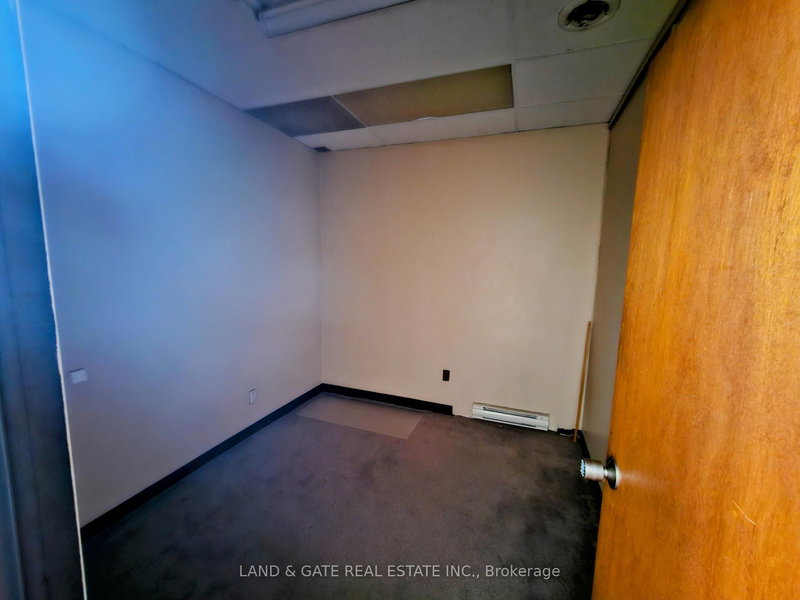 101 - 74 Simcoe St S, Oshawa, L1H 4G6 | Image 3