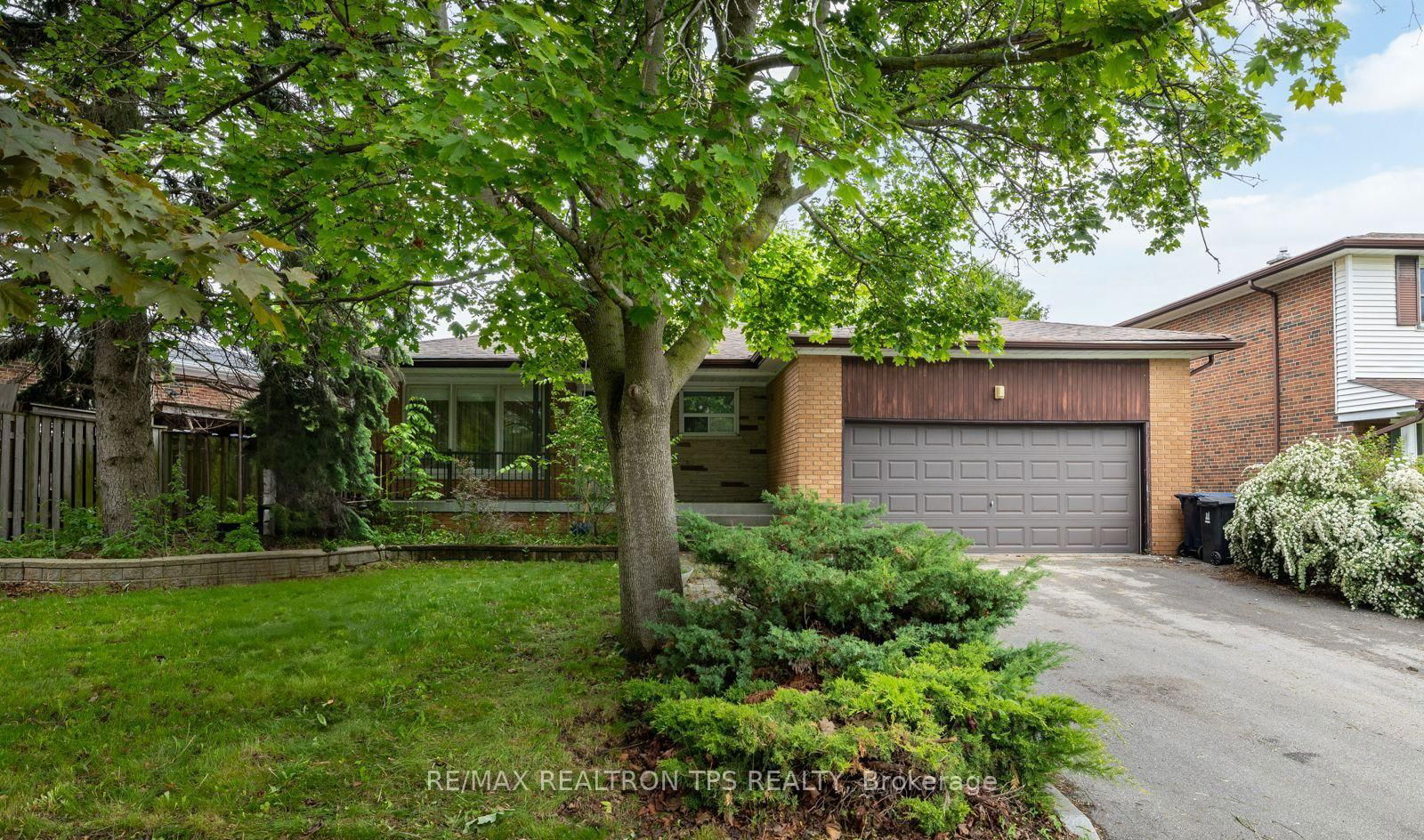 Detached House for sale at 54 Portico Drive, Toronto, Woburn, M1G 3R6 - MLS: E12207299