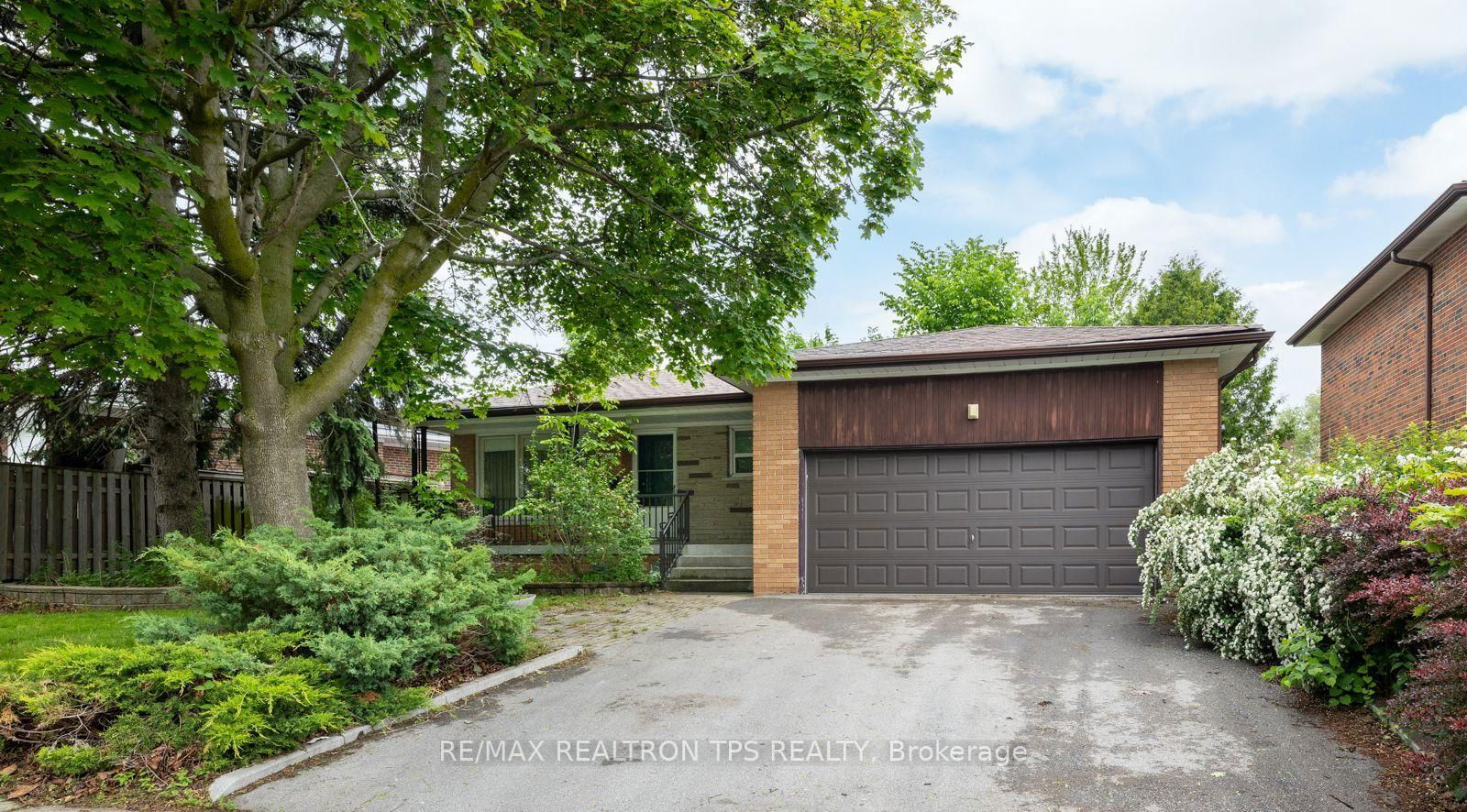 Detached House for sale at 54 Portico Drive, Toronto, Woburn, M1G 3R6 - MLS: E12207299