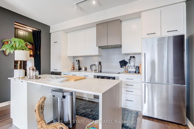608 - 899 Queen Street E