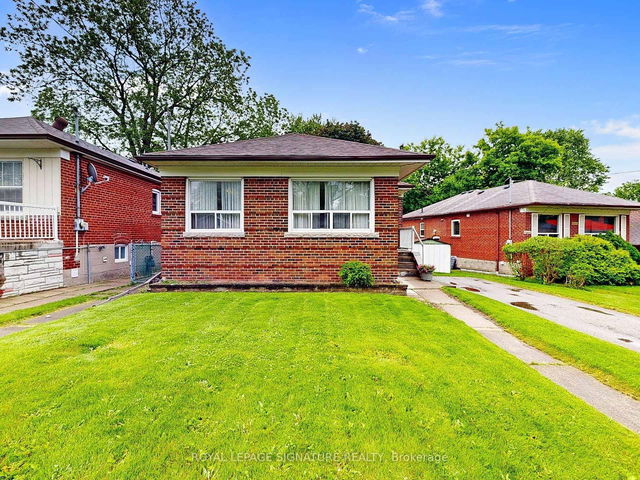 25 Mackinac Crescent