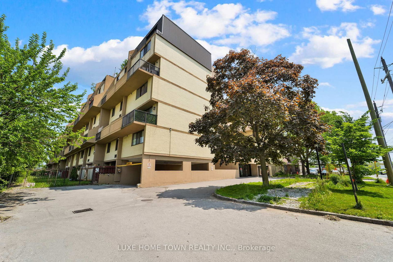 Listing Image 0