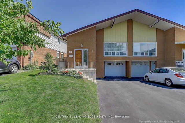 Upper - 67 Revlis Crescent