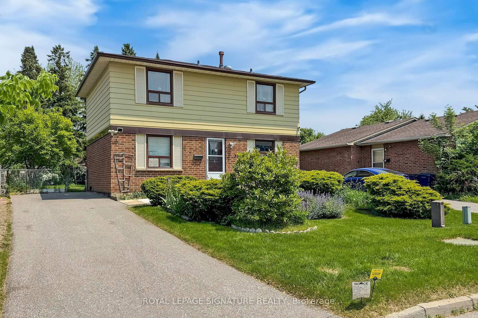 Detached House for sale at 35 Crittenden Square, Toronto, Malvern, M1B 1V2 - MLS: E12208612