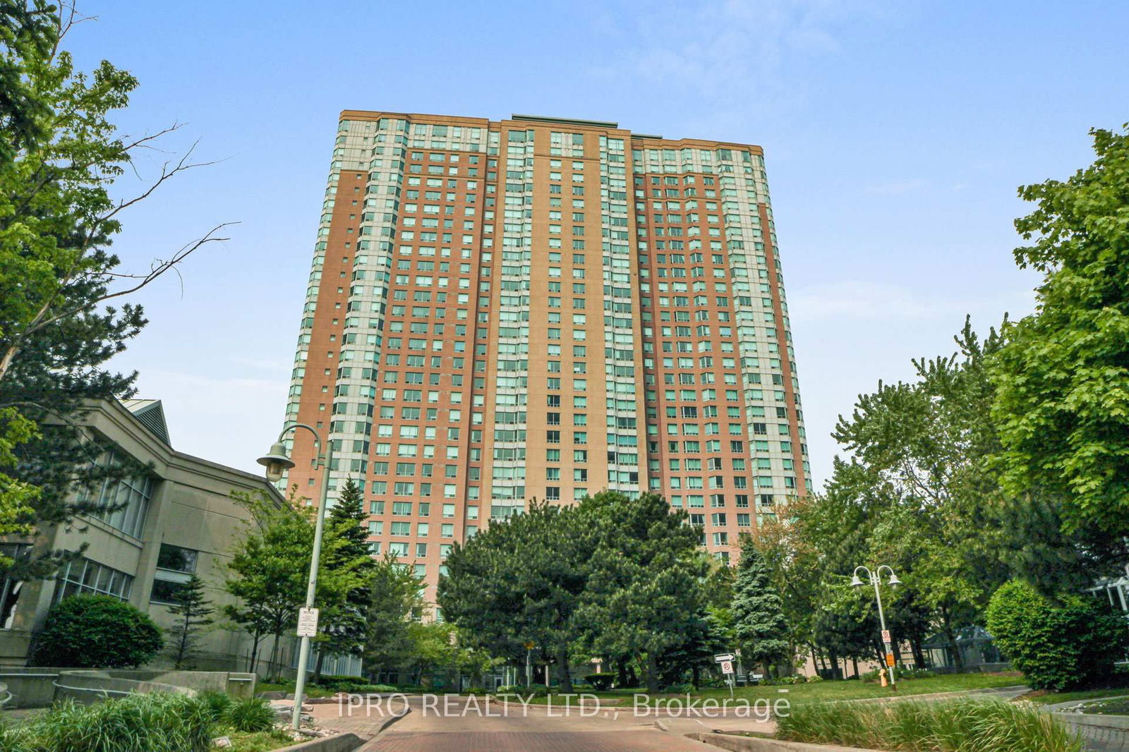 Condo for sale at 3232-68 Corporate Drive, Toronto, Woburn, M1H 3H3 - MLS: E12208978