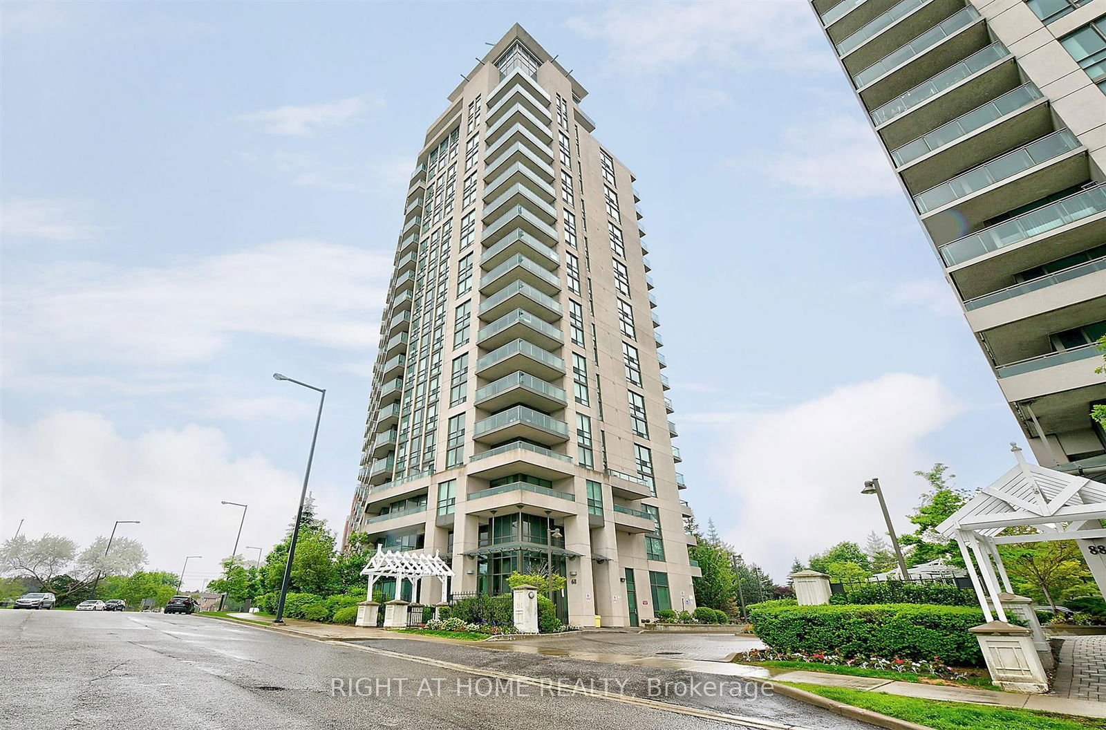 Condo for sale at 1612-68 Grangeway Avenue, Toronto, Woburn, M1H 0A1 - MLS: E12209122