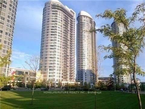 303 - 151 Village Green Square