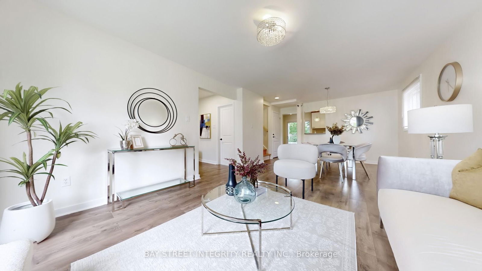 Detached House for sale at 6 Queenscourt Drive, Toronto, Tam O'Shanter-Sullivan, M1T 2J5 - MLS: E12210407