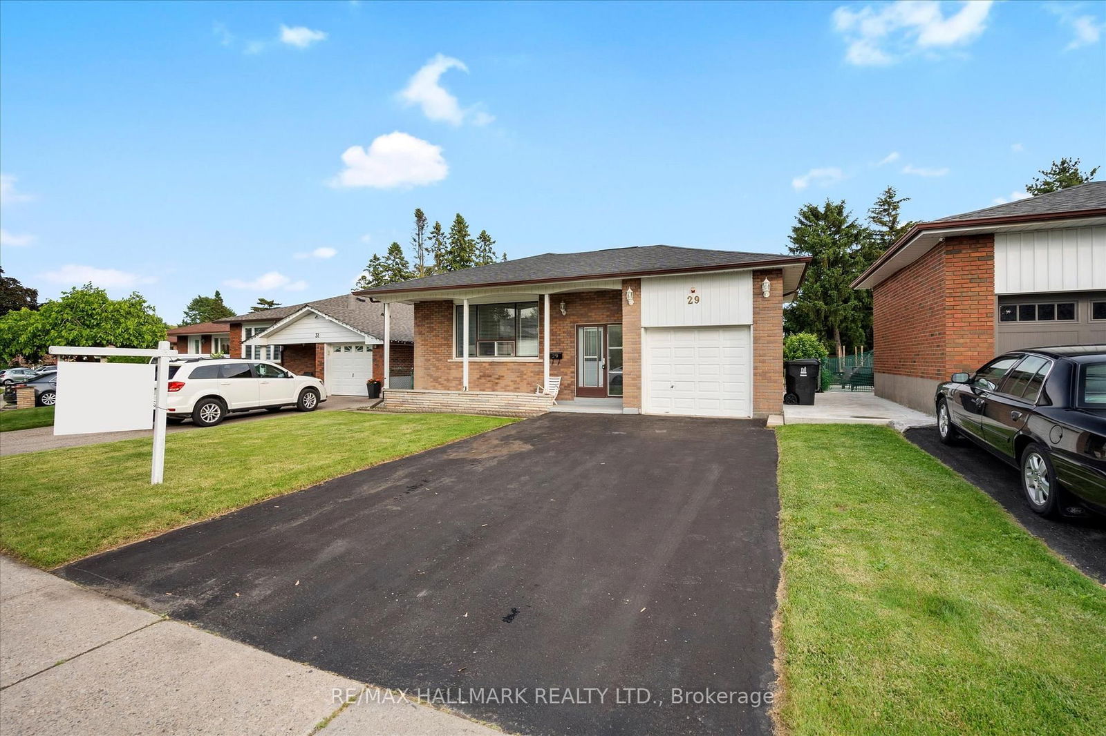 Detached House for sale at 29 Chipper Crescent, Toronto, Eglinton East, M1K 4R4 - MLS: E12210602